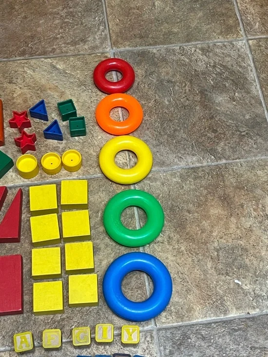 Vtg-ABC & Shape Blocks - Stackable Rings - Picture 12 of 15